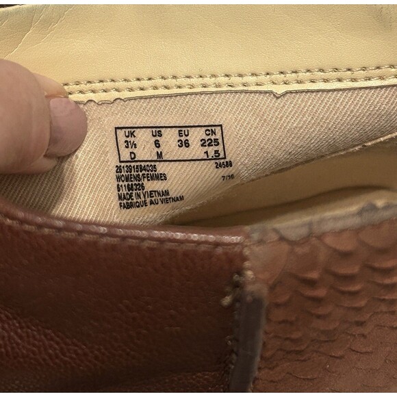 Clarks Women's Brown Spicy Ruby Tan Leather Ankle Booties Boots Sz 6 - Picture 8 of 9